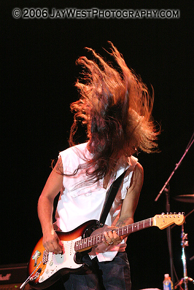 Henry Garza  :  Los Lonley Boys.....  BANGIN'