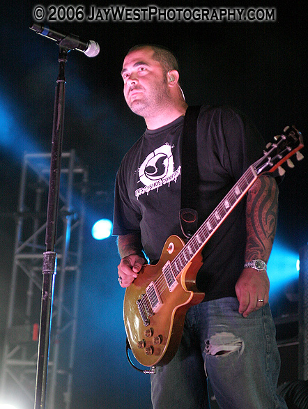 Aaron Lewis of Staind