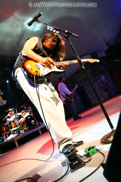 Henry Garza of Los Lonely Boys