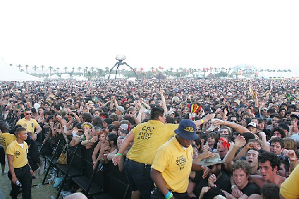 Crowd Shots Coachella 2007