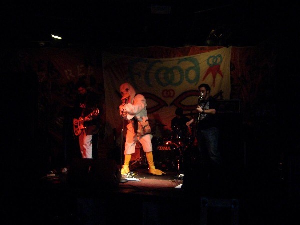 Duck intros the FLOOD!