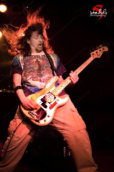 Hair and T-shirt match....