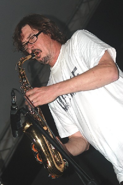 gibby blows his horn