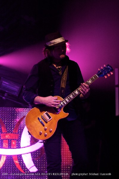 Hinder