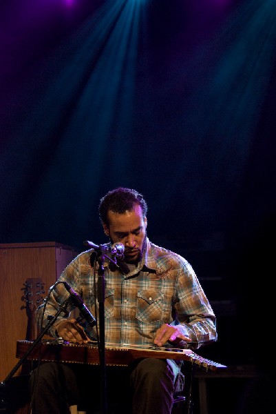 Ben Harper at the Body of War Showcase.  Stubb's BBQ SXSW 2008