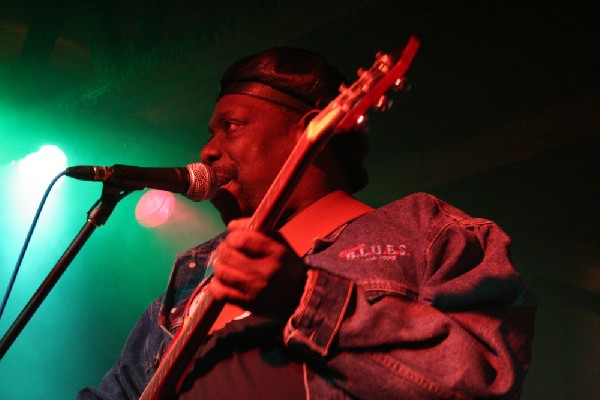 Lucky Peterson live at the Junction, Peterborough, Ontario.