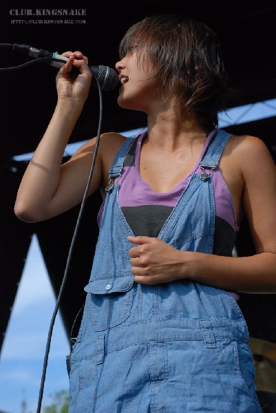 Meg and Dia For at The Vans Warped Tour.   August 11, 2007.