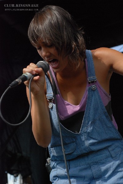 Meg and Dia For at The Vans Warped Tour.   August 11, 2007.