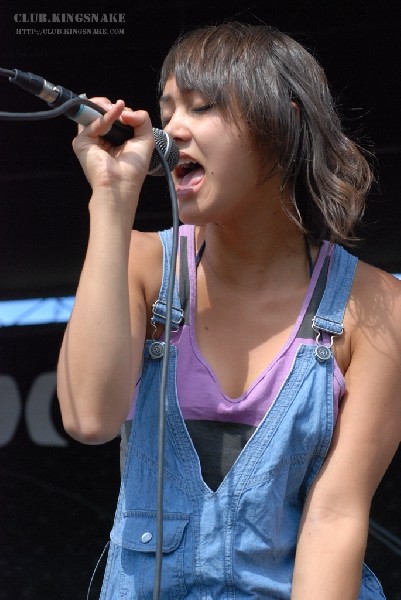 Meg and Dia For at The Vans Warped Tour.   August 11, 2007.