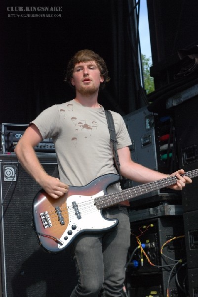 Meg and Dia For at The Vans Warped Tour.   August 11, 2007.