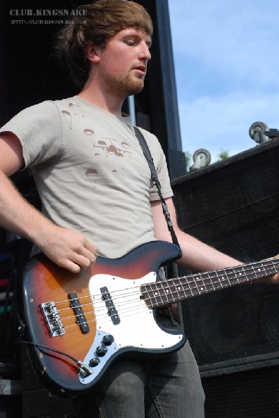 Meg and Dia For at The Vans Warped Tour.   August 11, 2007.