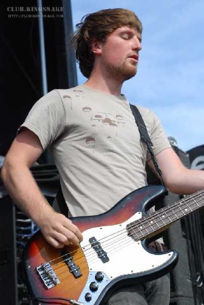 Meg and Dia For at The Vans Warped Tour.   August 11, 2007.
