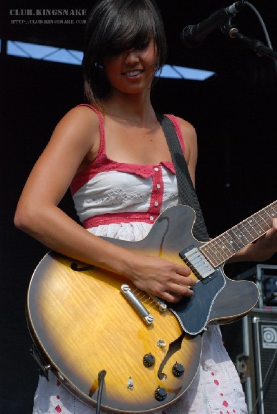 Meg and Dia For at The Vans Warped Tour.   August 11, 2007.