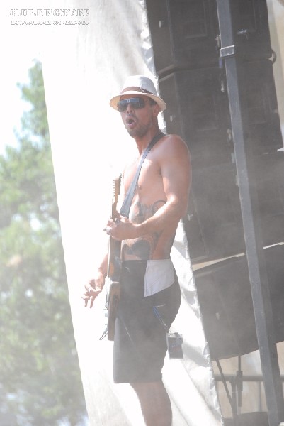 Pepper at The Vans Warped Tour.   August 11, 2007.