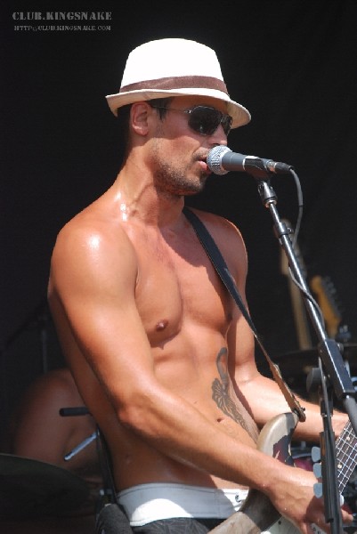 Pepper at The Vans Warped Tour.   August 11, 2007.