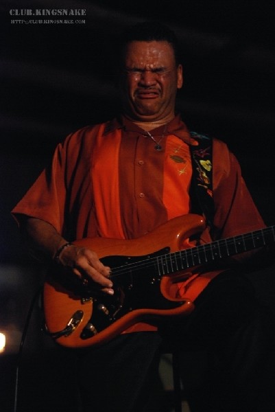 Sherman Robertson w/Shawn Kellerman live at the Junction. Peterborough, Ont