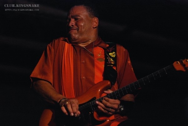 Sherman Robertson w/Shawn Kellerman live at the Junction. Peterborough, Ont