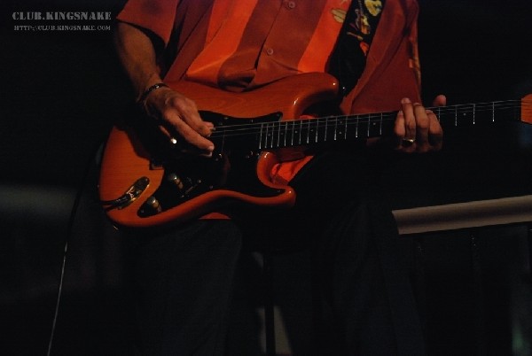 Sherman Robertson w/Shawn Kellerman live at the Junction. Peterborough, Ont