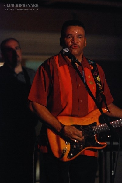 Sherman Robertson w/Shawn Kellerman live at the Junction. Peterborough, Ont