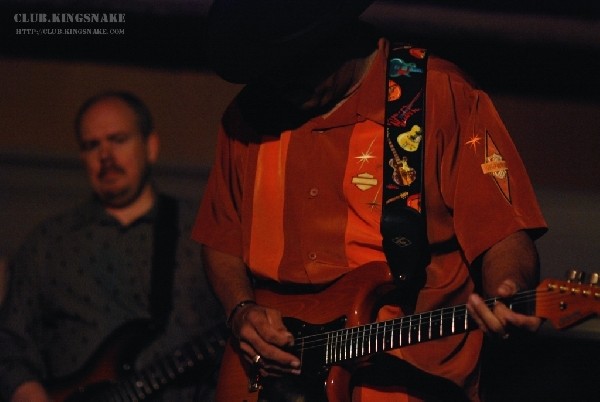 Sherman Robertson w/Shawn Kellerman live at the Junction. Peterborough, Ont