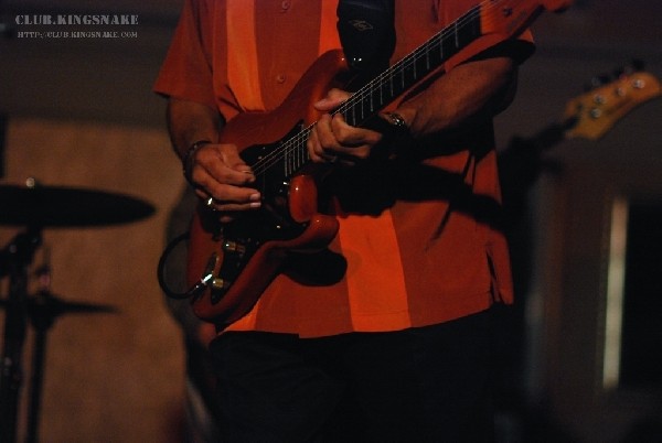 Sherman Robertson w/Shawn Kellerman live at the Junction. Peterborough, Ont