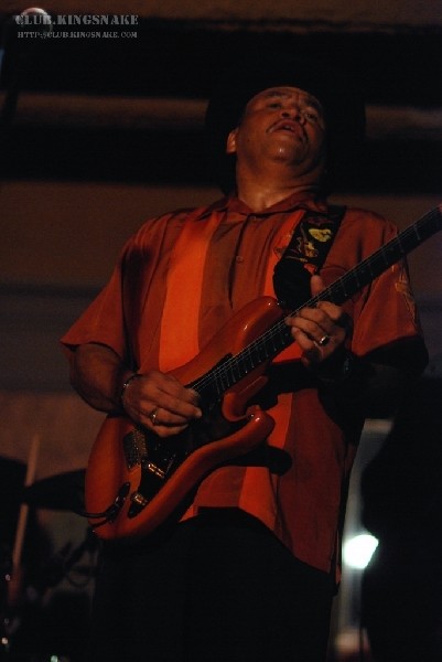 Sherman Robertson w/Shawn Kellerman live at the Junction. Peterborough, Ont