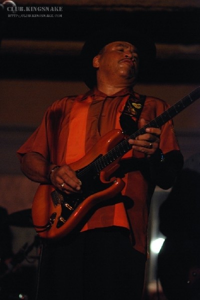 Sherman Robertson w/Shawn Kellerman live at the Junction. Peterborough, Ont