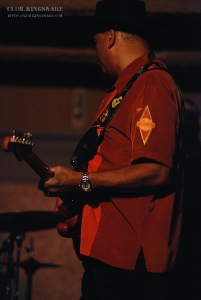 Sherman Robertson w/Shawn Kellerman live at the Junction. Peterborough, Ont