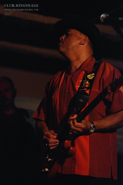 Sherman Robertson w/Shawn Kellerman live at the Junction. Peterborough, Ont