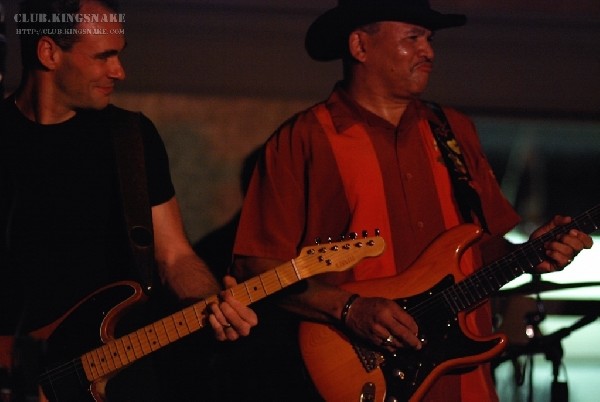 Sherman Robertson w/Shawn Kellerman live at the Junction. Peterborough, Ont