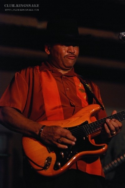 Sherman Robertson w/Shawn Kellerman live at the Junction. Peterborough, Ont