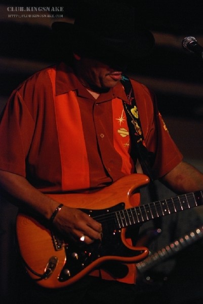 Sherman Robertson w/Shawn Kellerman live at the Junction. Peterborough, Ont