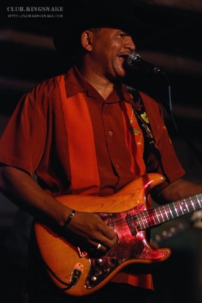 Sherman Robertson w/Shawn Kellerman live at the Junction. Peterborough, Ont