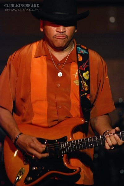 Sherman Robertson w/Shawn Kellerman live at the Junction. Peterborough, Ont