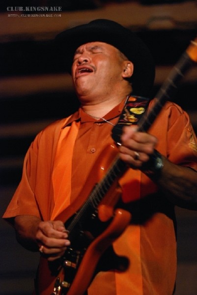 Sherman Robertson w/Shawn Kellerman live at the Junction. Peterborough, Ont