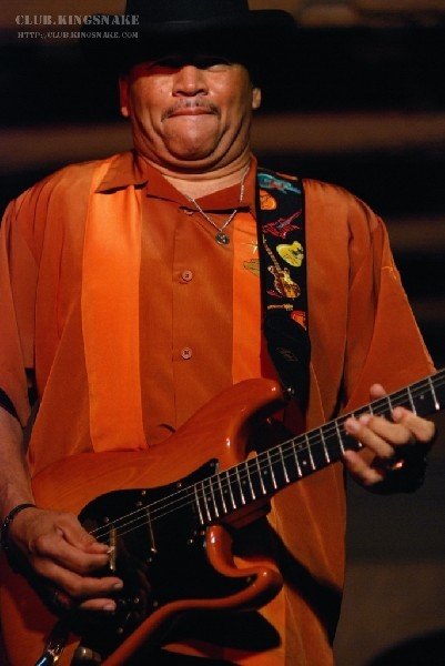 Sherman Robertson w/Shawn Kellerman live at the Junction. Peterborough, Ont