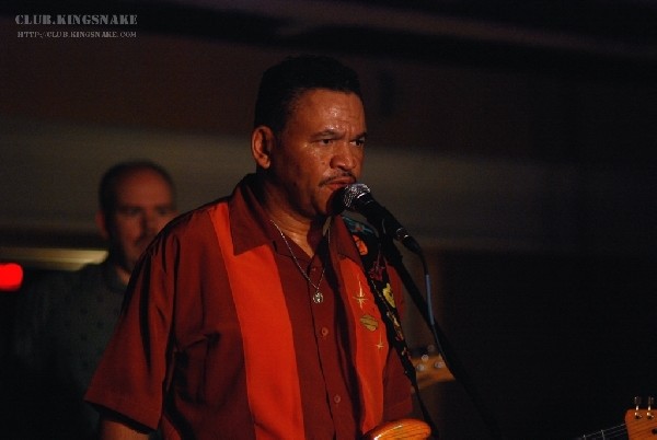 Sherman Robertson w/Shawn Kellerman live at the Junction. Peterborough, Ont