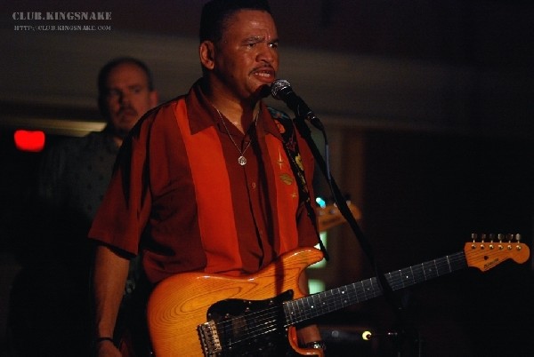 Sherman Robertson w/Shawn Kellerman live at the Junction. Peterborough, Ont