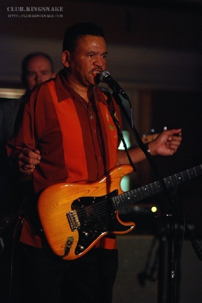 Sherman Robertson w/Shawn Kellerman live at the Junction. Peterborough, Ont