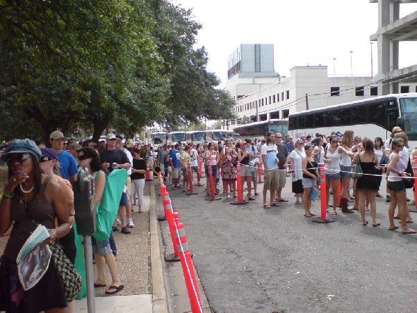 ACL Fest - Waiting on the Shuttles