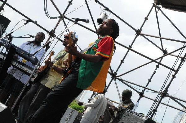 AZ-One at the Austin Reggae Festival, 04/17/10, Auditorium Shores