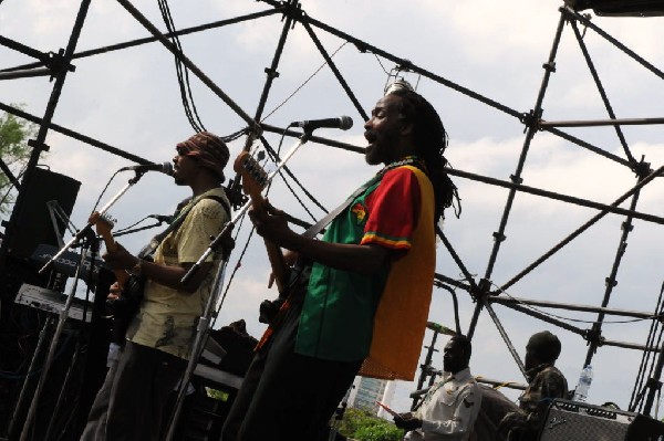 AZ-One at the Austin Reggae Festival, 04/17/10, Auditorium Shores