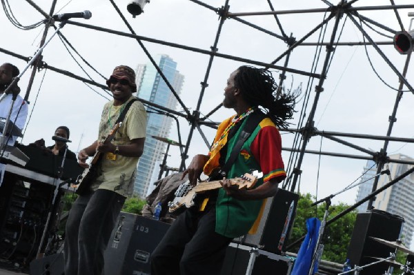 AZ-One at the Austin Reggae Festival, 04/17/10, Auditorium Shores