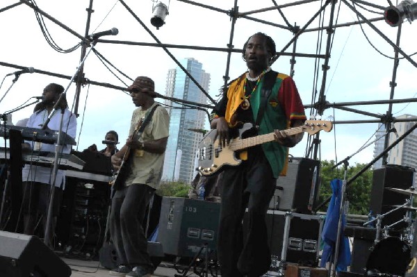 AZ-One at the Austin Reggae Festival, 04/17/10, Auditorium Shores