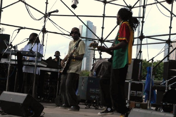 AZ-One at the Austin Reggae Festival, 04/17/10, Auditorium Shores