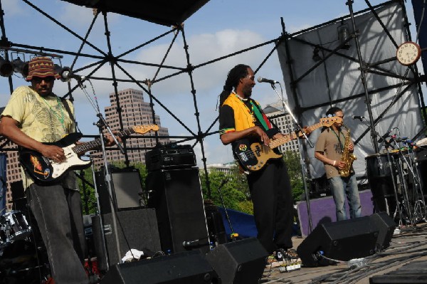 AZ-One at the Austin Reggae Festival, 04/17/10, Auditorium Shores