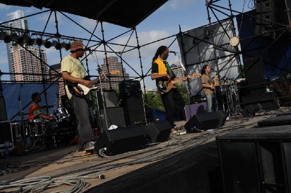 AZ-One at the Austin Reggae Festival, 04/17/10, Auditorium Shores