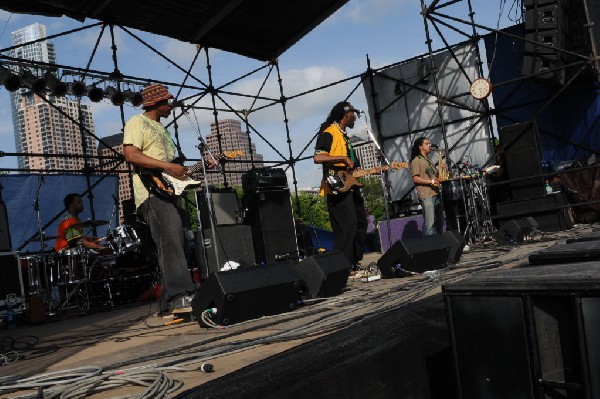 AZ-One at the Austin Reggae Festival, 04/17/10, Auditorium Shores