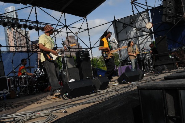 AZ-One at the Austin Reggae Festival, 04/17/10, Auditorium Shores