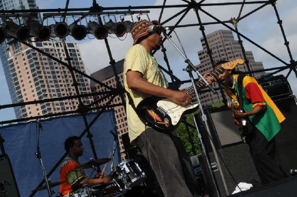 AZ-One at the Austin Reggae Festival, 04/17/10, Auditorium Shores